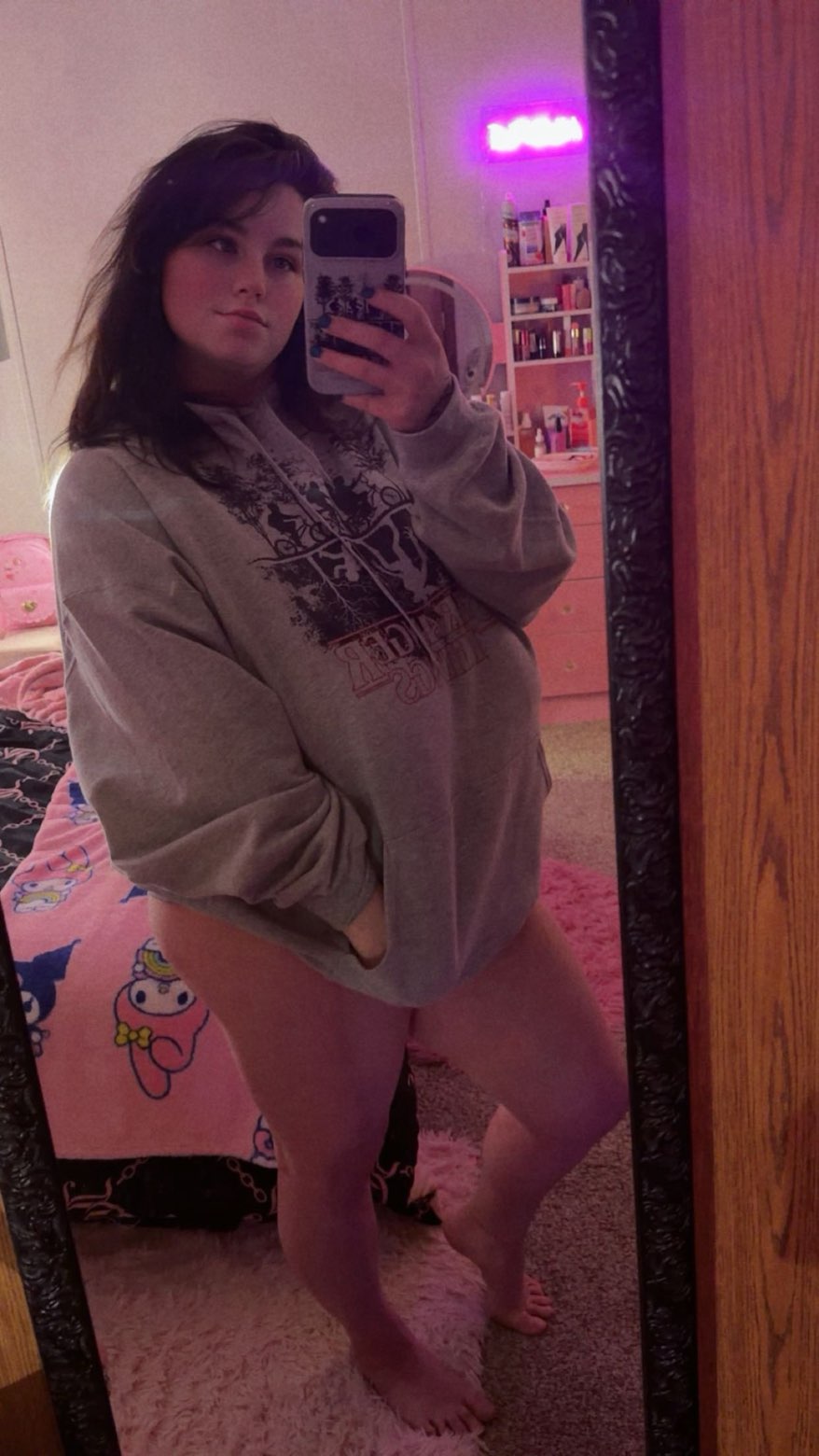 Cute, thick BBW companion with relaxed casual energy